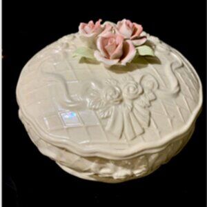 VTG Trinket Box With Roses Beautiful Raised‎ Relief 6 1/2” Ceramic